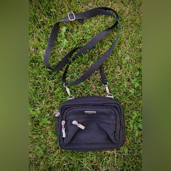😎Baggallini Mini Cross Body Black - Picture 2 of 15